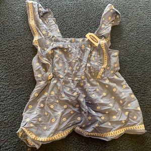 Cute summer top never worn with tags